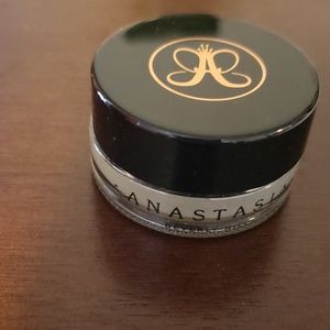 ANASTASIA dip brow pomade in medium brown